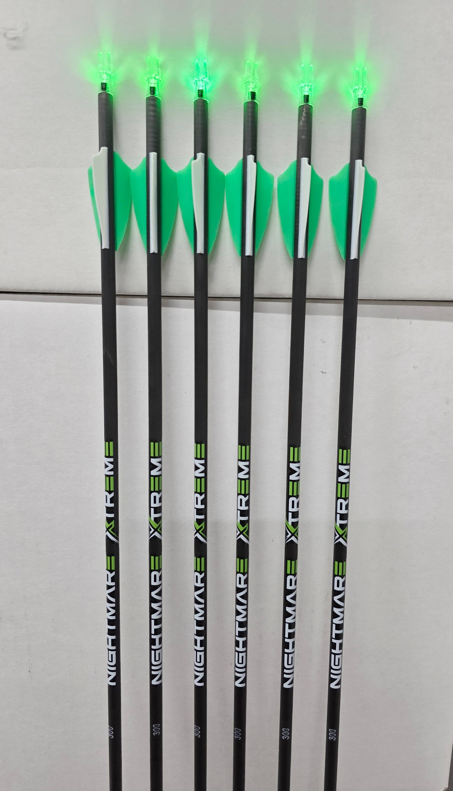 NIGHTMARE XTREME 300/ 350/400/ 500 Arrow 6/Pck w/ FREE Lighted Nocks